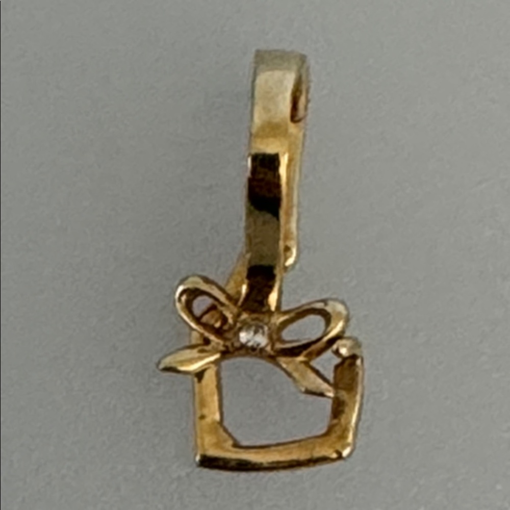 14k Diamond real solid gold gift box Pendant Necklace